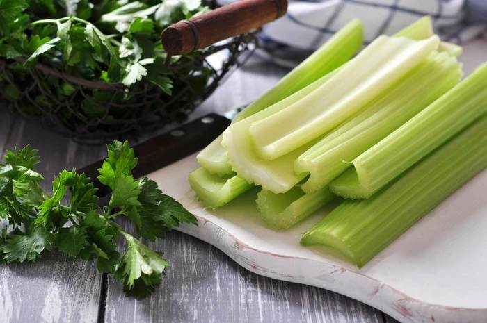 کرفس از محبوبترین سبزیجات ساقه ای